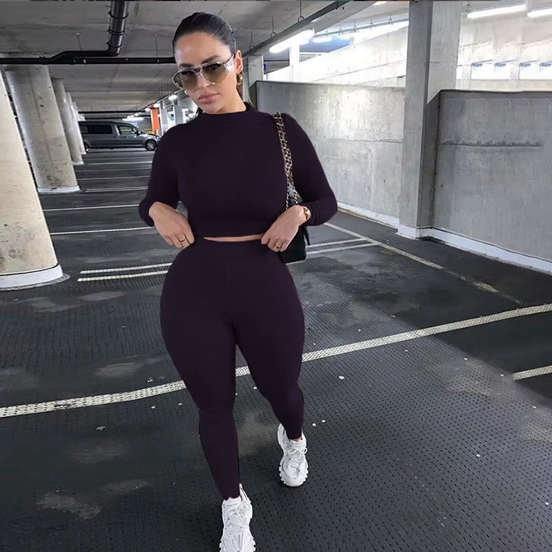 Elevate Your Workout Wardrobe with Our Stylish Women's 2-Piece Fitness Set - Long Sleeve Crop Top & Bodycon Leggings