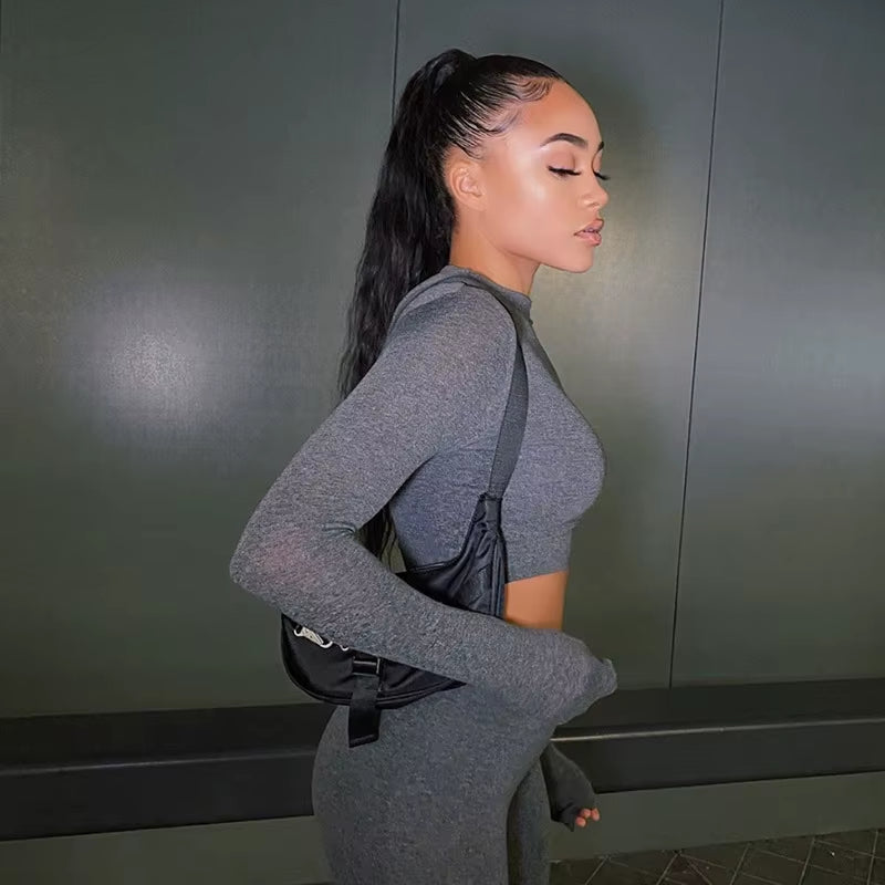 Elevate Your Workout Wardrobe with Our Stylish Women's 2-Piece Fitness Set - Long Sleeve Crop Top & Bodycon Leggings